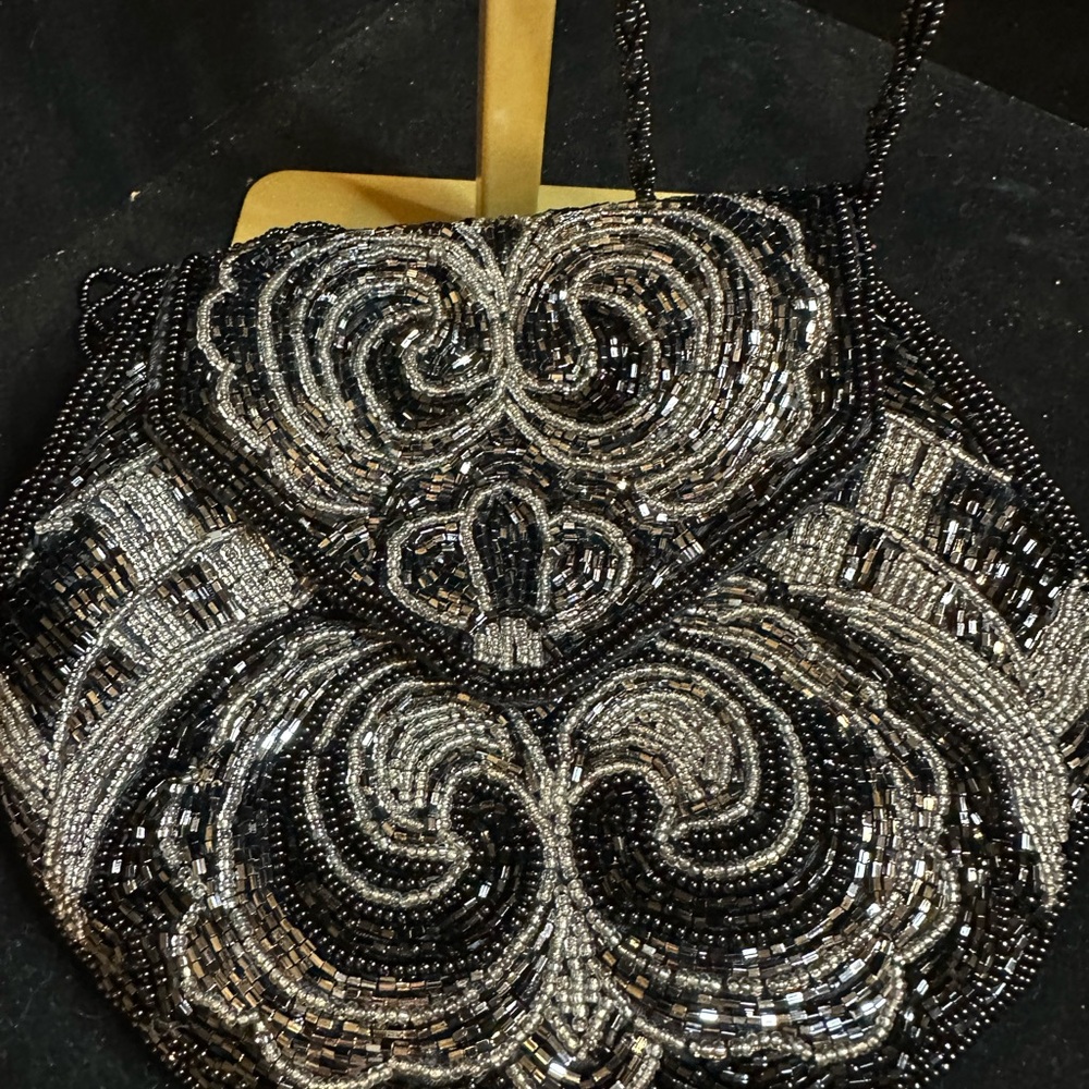 La Regale Elegant Black and Silver Beaded Evening Bag - Picture 6 of 9